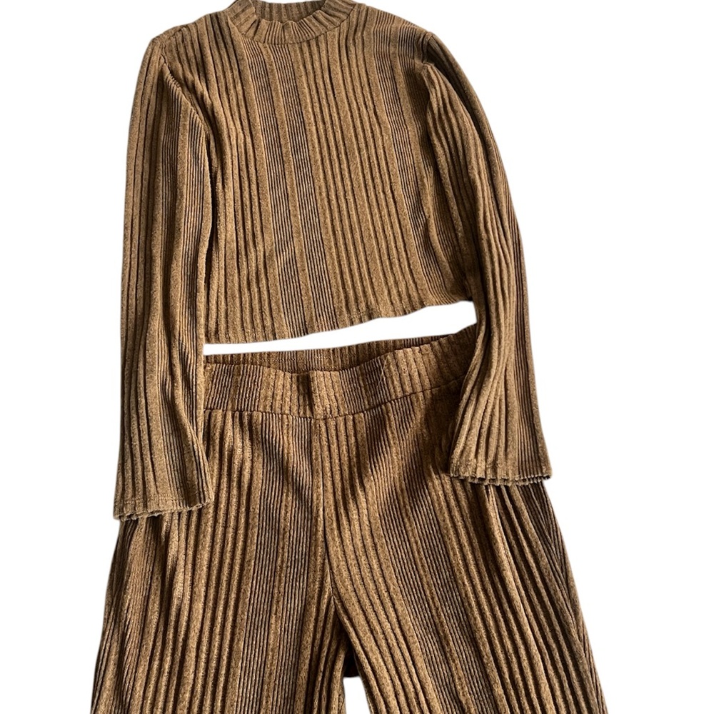Elegant Ribbed Tan Two-Piece Set